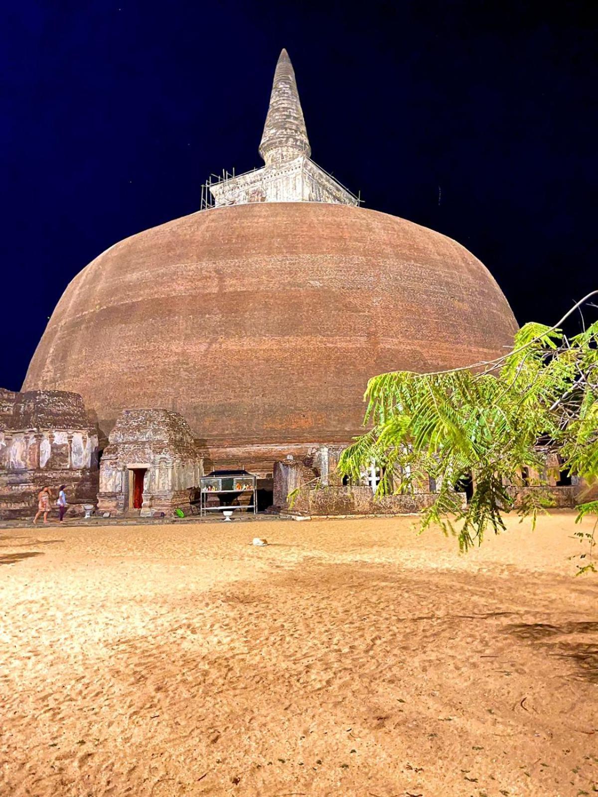 Arani Homestay Polonnaruwa Exterior foto